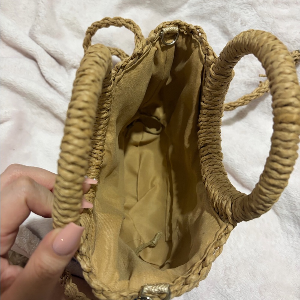 Chic Tan raffia summer Handbag - Picture 3 of 10